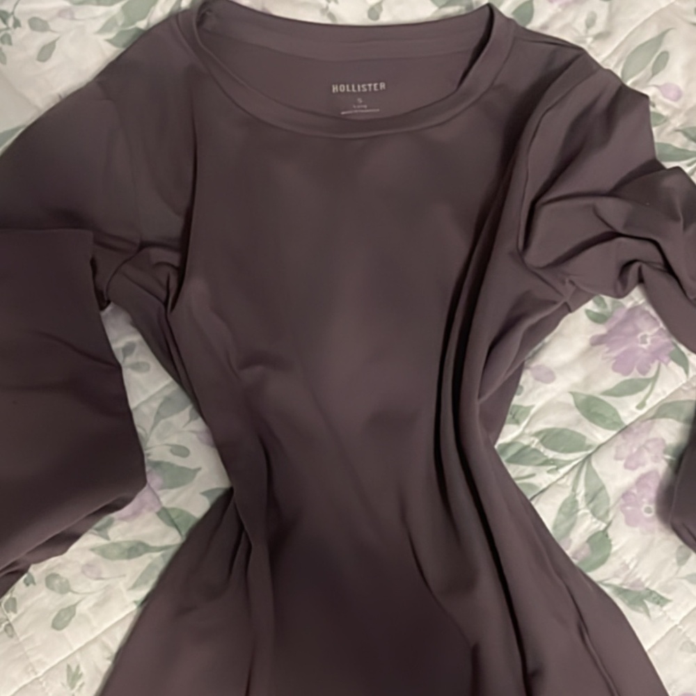 hollister long sleeve dark grape color